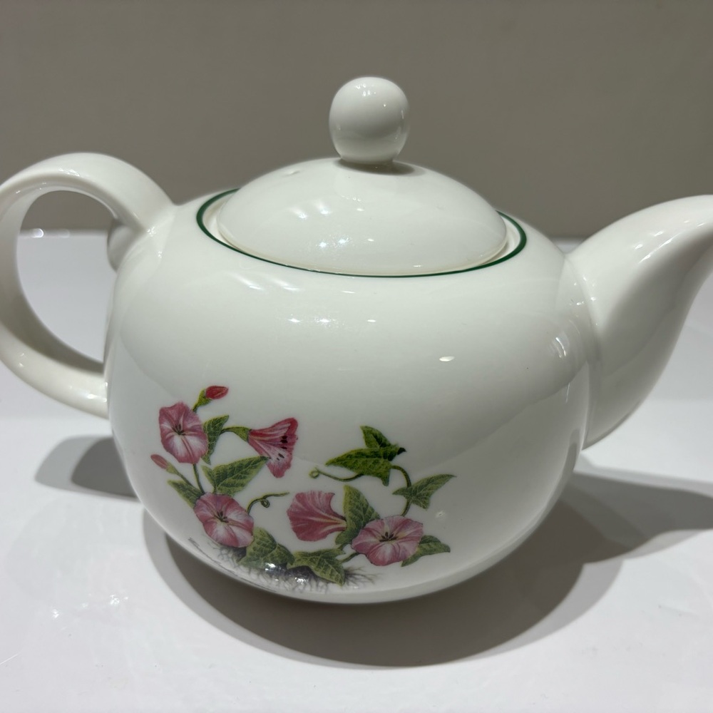 Vintage Royal Vale Floral White Teapot